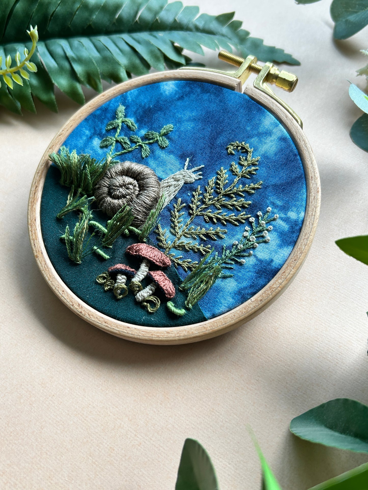 Woodland Snail - 3D Raised Stitching - Advanced Embroidery Kit