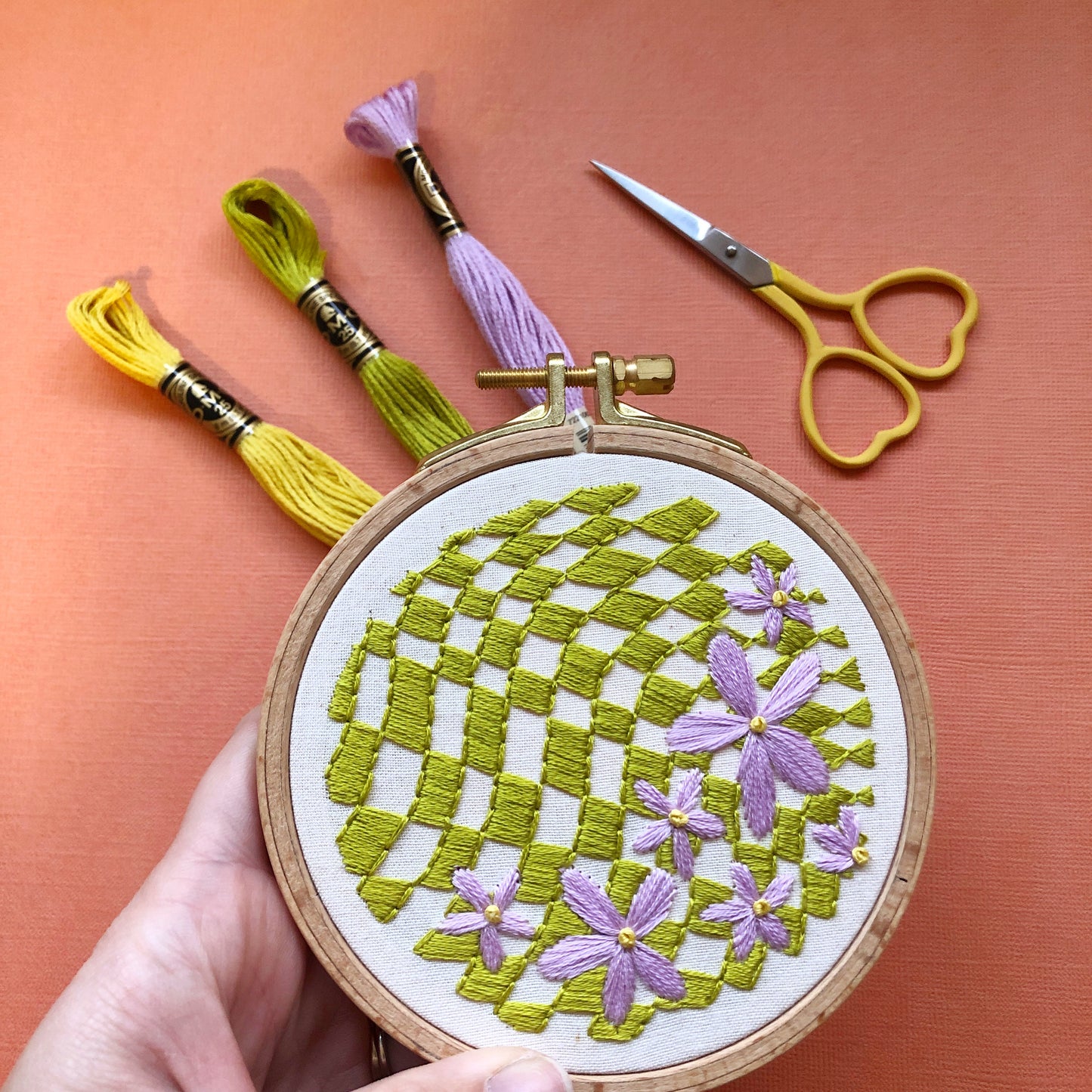 Checkerboard Daisy - DIY Beginner Embroidery Craft Kit