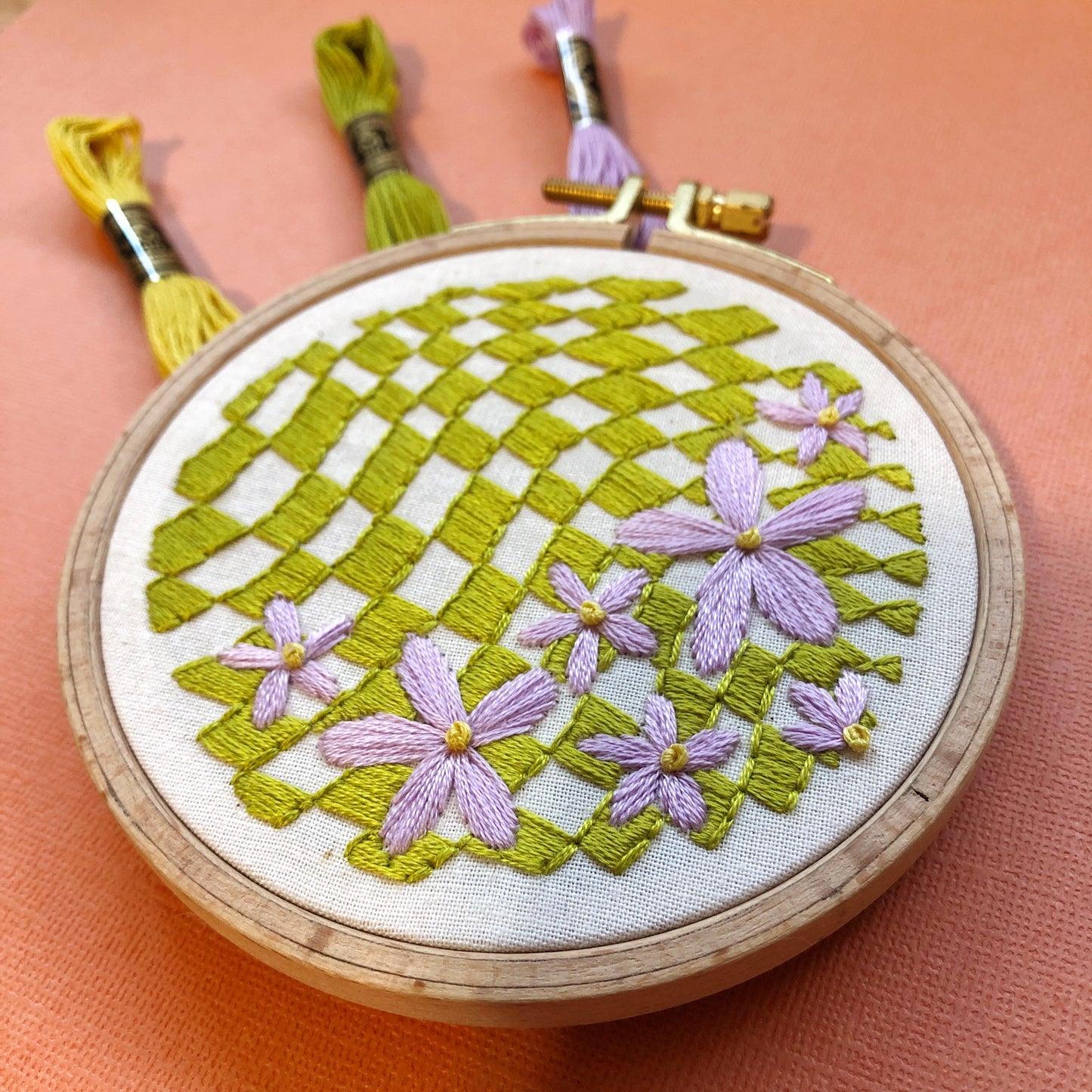 Checkerboard Daisy - DIY Beginner Embroidery Craft Kit